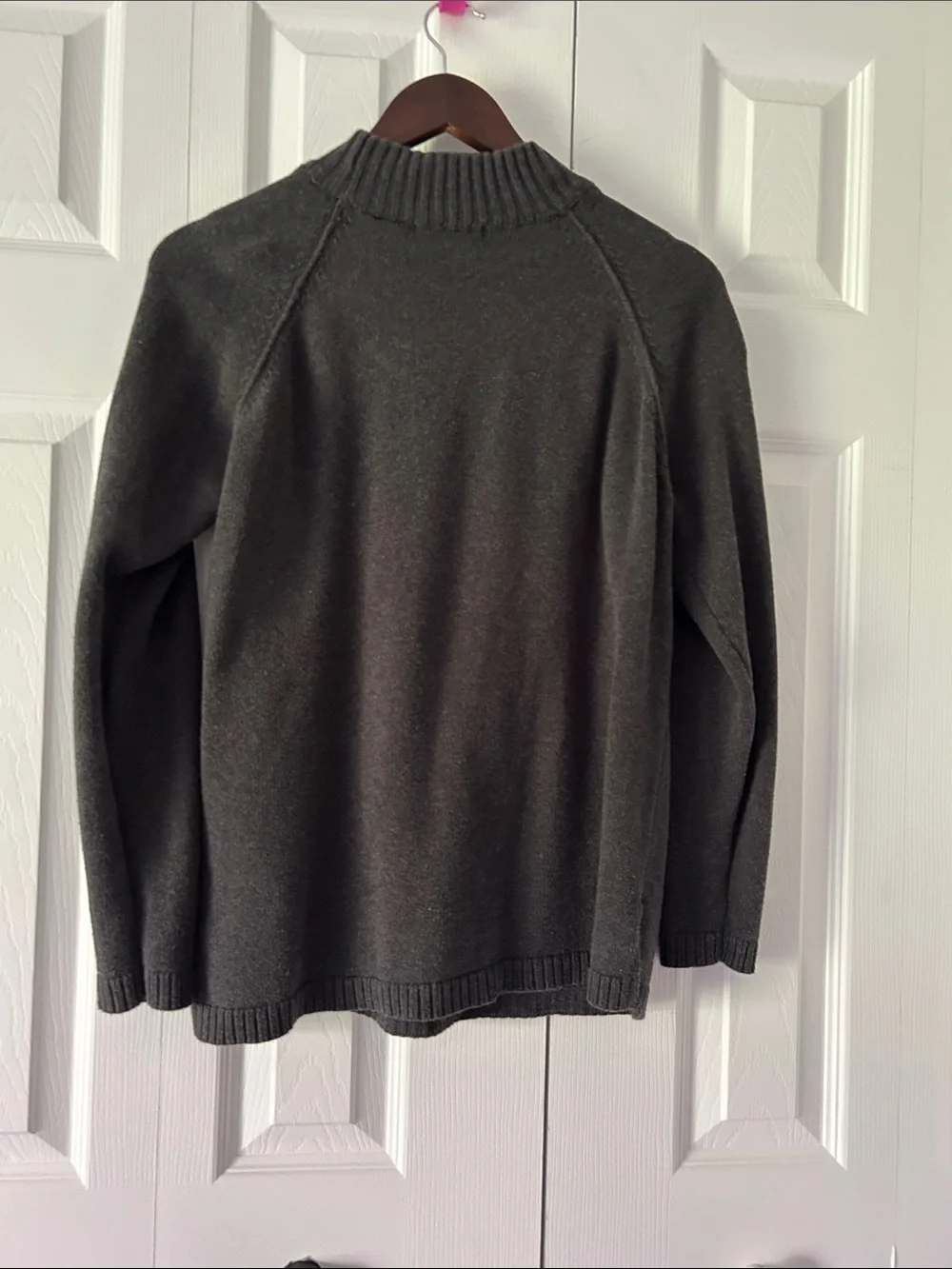 JEANNE PIERRE Dark Gray Ribbed Neck Knit Sweater